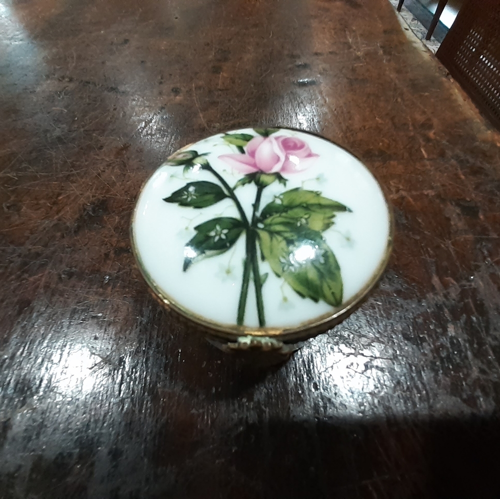 Limoges France Porcelain Halga Round Trinket Box with Pink Roses